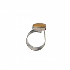 טבעת כסף ייחודית, שיבוץ אגאט "תות צהבהב"
