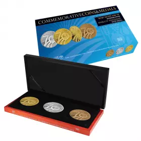 מדליה ממלכתית, 70 שנה למדינה, זהב 9999/כסף 999/ארד, 50 מ"מ, 2 אונקיה/2 אונקיה/49 גרם -אריזה