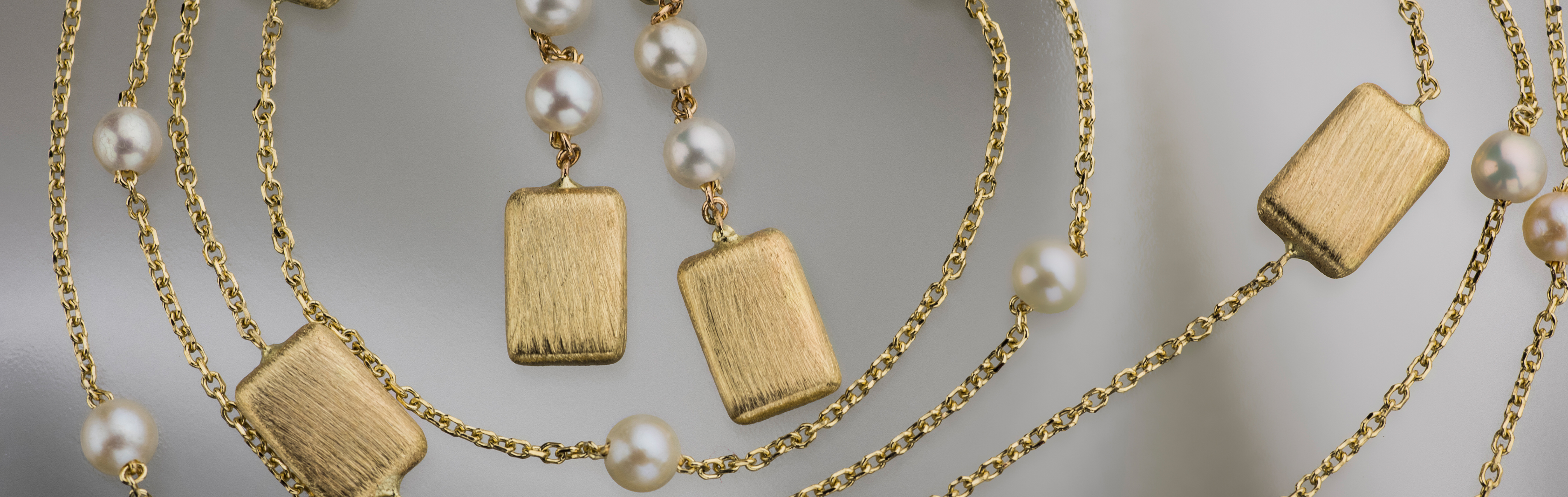 Necklace bracelet, 14ct gold jewelry, bracelet for woman, 14k gold bracelet, Design by GRAS jewelry, GRAS Gold Jewelry, gold jewelry, 14k gold necklace, wedding jewelry, bride jewelry, gold jewelry for bride, round gold jewelry, Pearl, gold and pearl jewe
